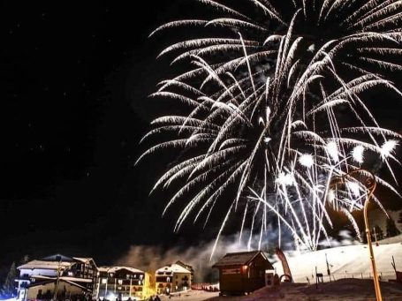 Feu d'artifice avec MG Animation et CSP. Equipe pro. Secteur 04 et 05. Gap, digne les bains, seyne, sisteron, manosque