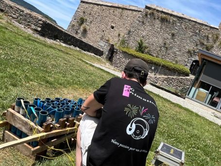 Feu d'artifice avec MG Animation et CSP. Equipe pro. Secteur 04 et 05. Gap, digne les bains, seyne, sisteron, manosque